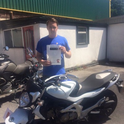 Al proudly shows off his Inner Circle Direct Access course completion certificate after passing his motorcycle tests FIRST TIME!